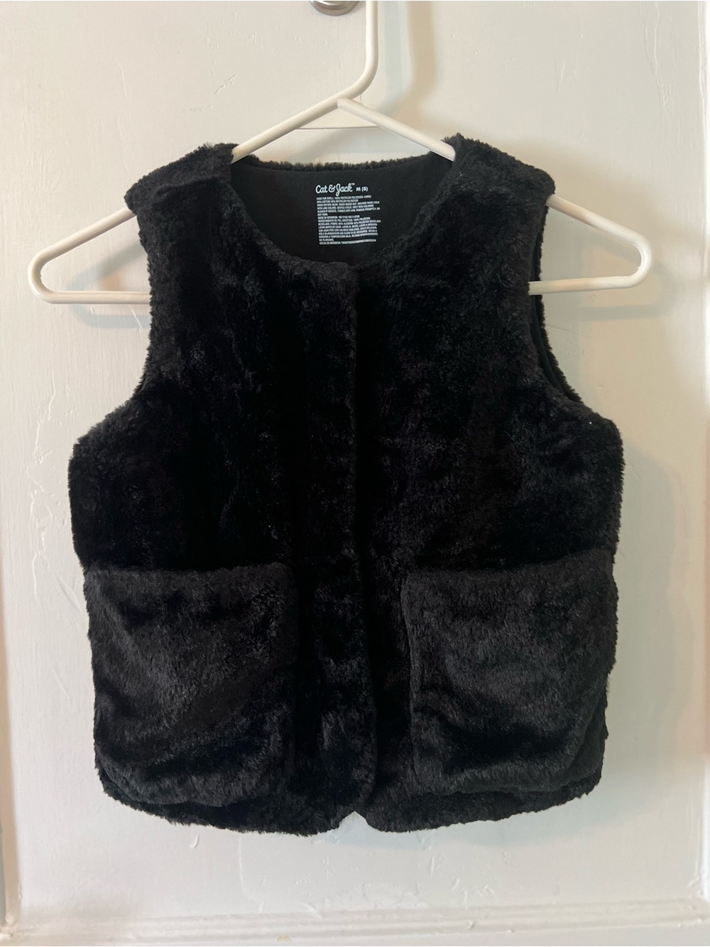 New without tags Cat & Jack Black Faux Fur Sleeveless Vest with Pockets